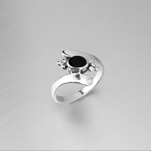 Sterling Silver Black Onyx Ring, Dainty Stone Rings, Solitaire Jewelry - Picture 5 of 8